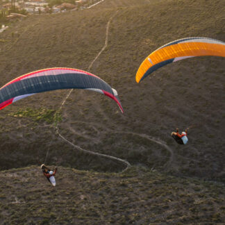 A. PARAPENTE ADVANCE TAU DLS 23 orange aile de test